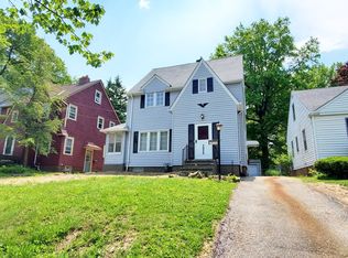 3926 Bluestone Rd, Cleveland Heights, OH 44121