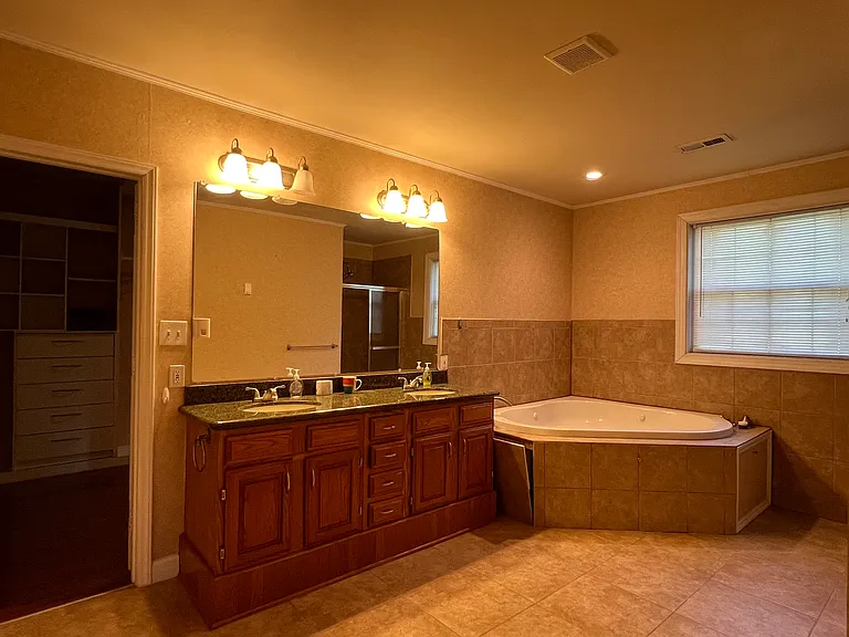 5002 Wickham Rd — Photo 23