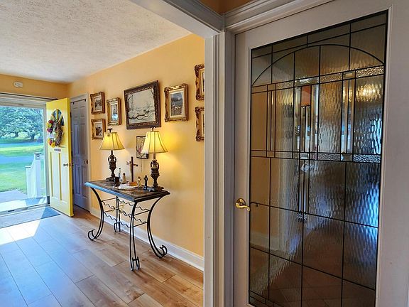 3rd image of 266 Morningside Ln NE