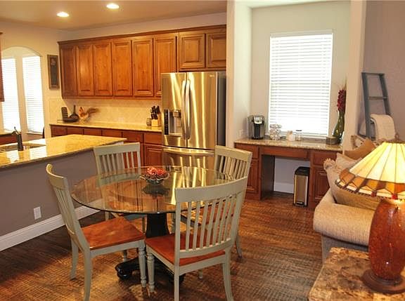 13202247_3
