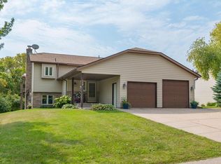 499 Ridge Ln, Chaska, MN 55318