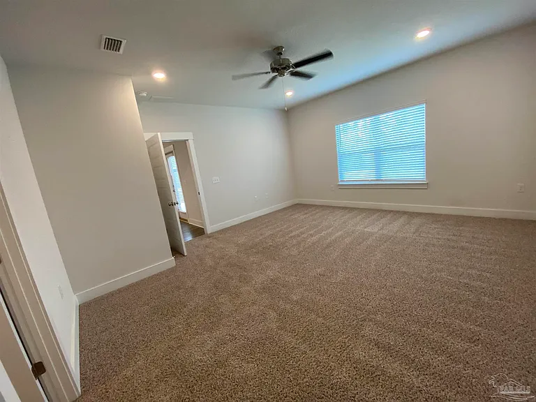 5870 Danbury Blvd — Photo 20