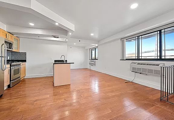 5th image of 79-39 Calamus Ave #1A