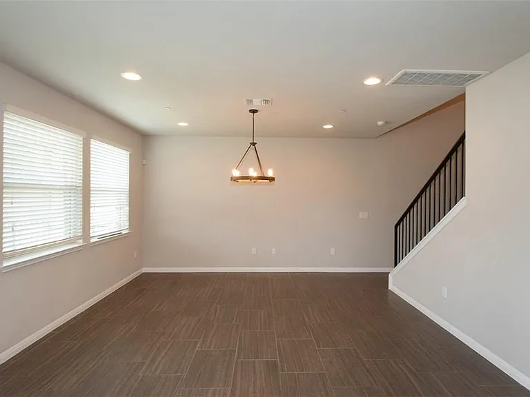 1001 Zodiac Ln #37 — Photo 8