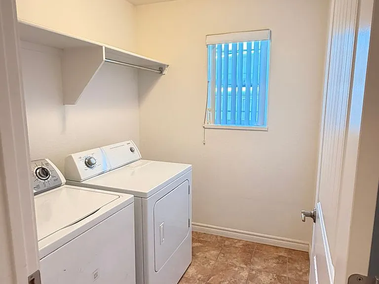 646 Cortney Way — Photo 21