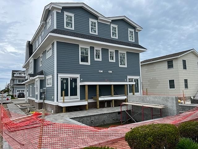 2nd image of 8 E 27th St #8