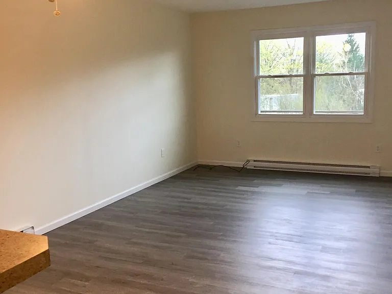 123 Golding Dr #4 — Photo 6