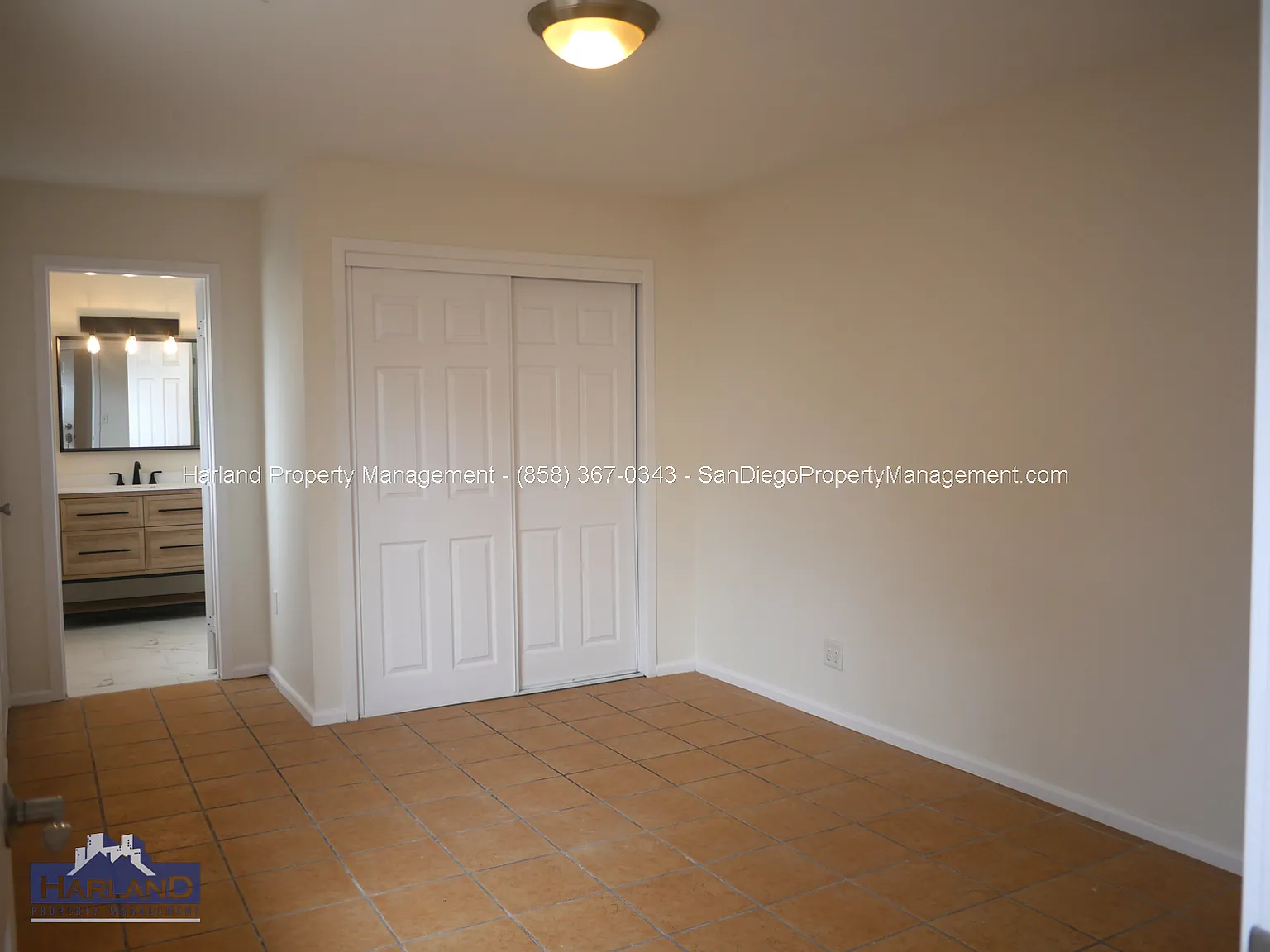 3 bed, 3.0 bath, 1100 sqft, $3,300 — Photo 2