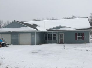 14670 Killion Rd, Mackinaw, IL 61755