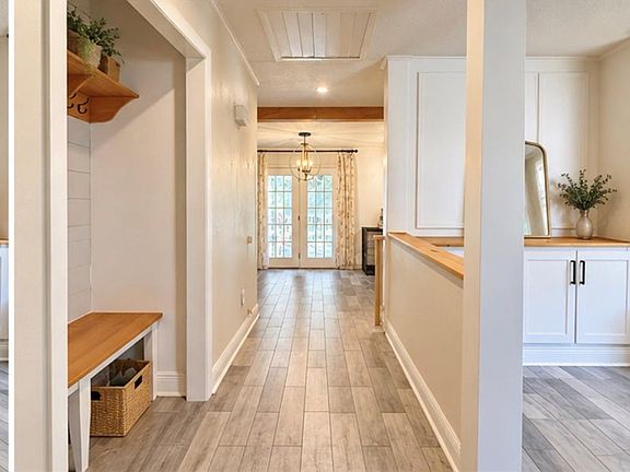 2nd image of 18318 Cusachs Dr