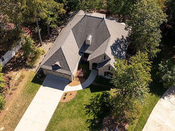 5th image of 37 Leaf Cir