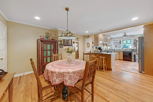 Sold by Compass | media 4