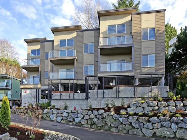 3220 81st Pl SE Unit 110, Mercer Island, WA 98040