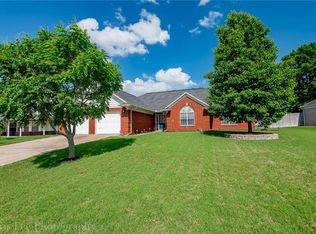 1518 Colby Cir, Springdale, AR 72764