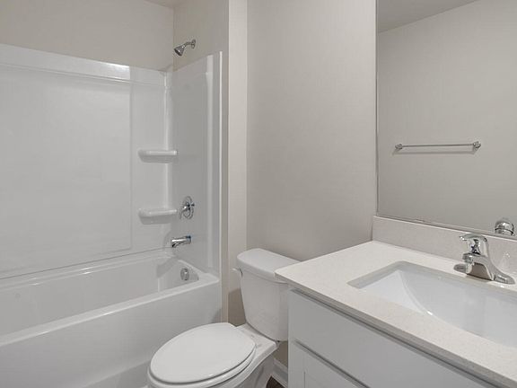 3rd image of 441 Citron St