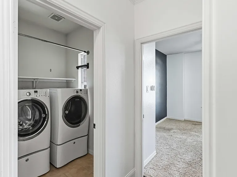 5918 Lafayette Dr — Photo 16