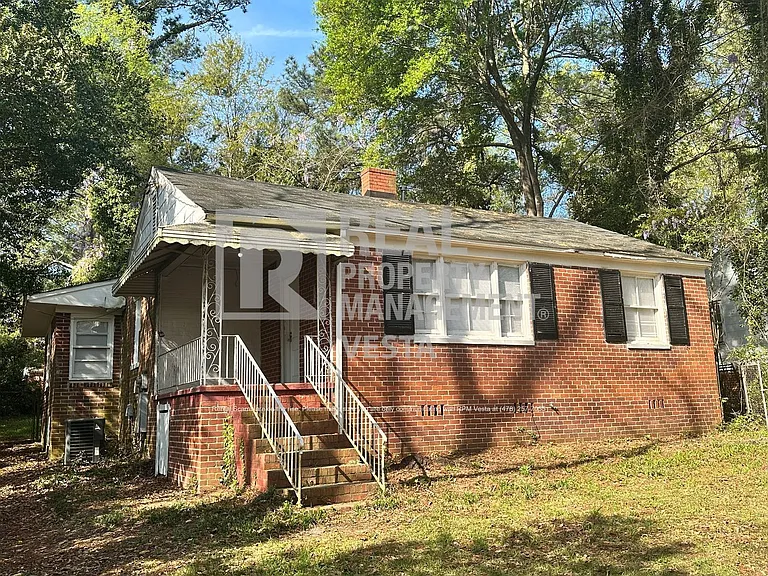 3346 Shaw Dr — Photo 1