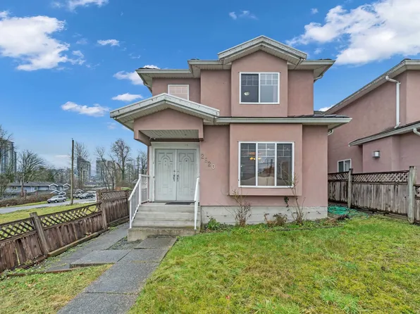 2820 Boundary Rd, Burnaby, BC V5M 3Z8