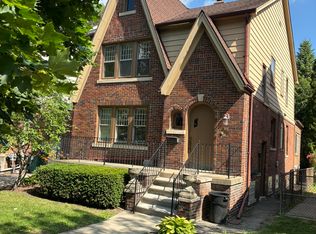 909 E 3rd St, Royal Oak, MI 48067
