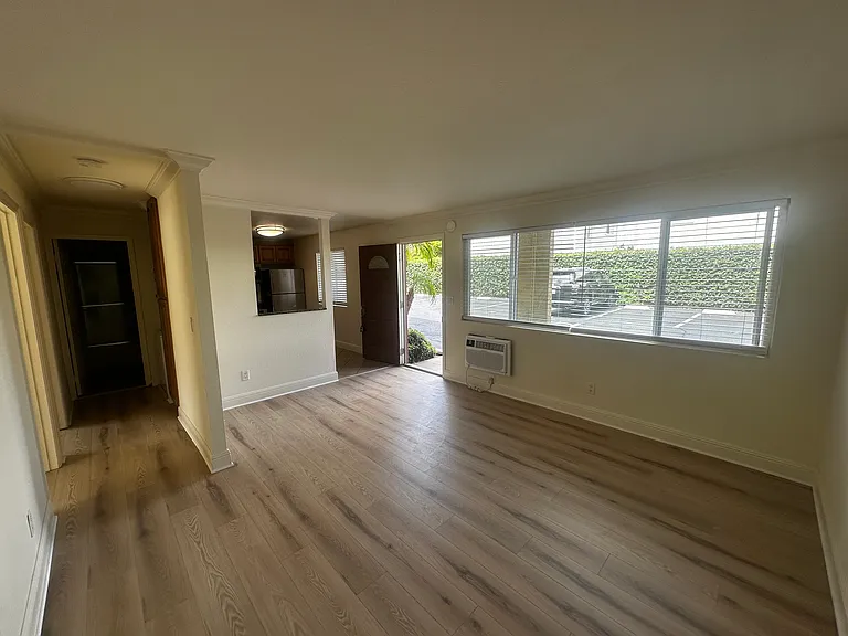 1371 E Washington Ave #103 — Photo 2