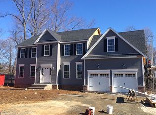 19 Academy Ln, Chester, NJ 07930