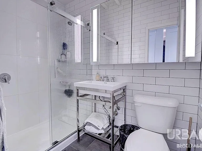 86 E 10th St #3 — Photo 8