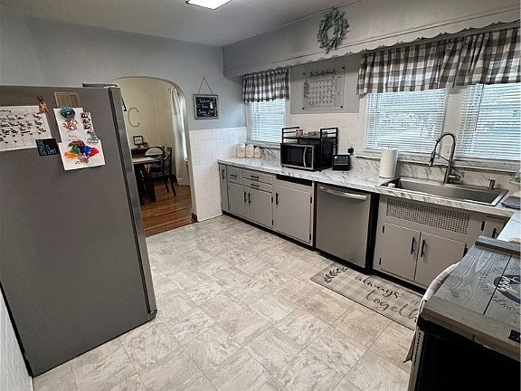 5th image of 614 Deersville Ave