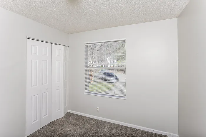 206 Valeworth Dr — Photo 8
