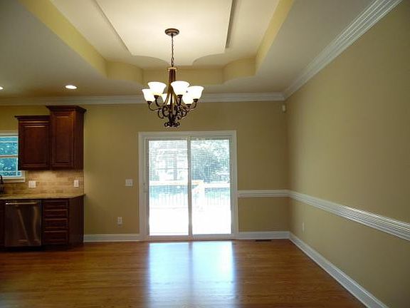 4th image of 230 Laurel Cyn