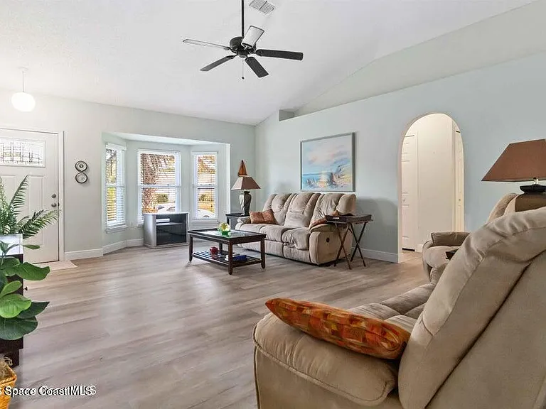 308 Tamarind Cir NW — Photo 5
