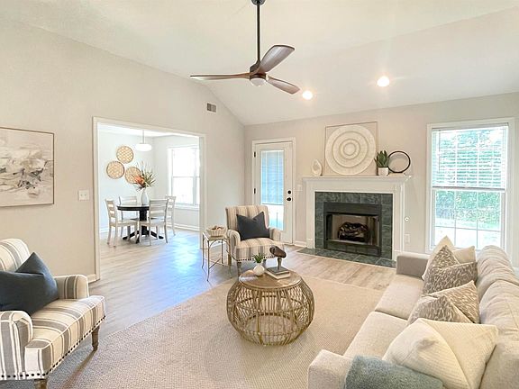 4th image of 218 Bennington Cir