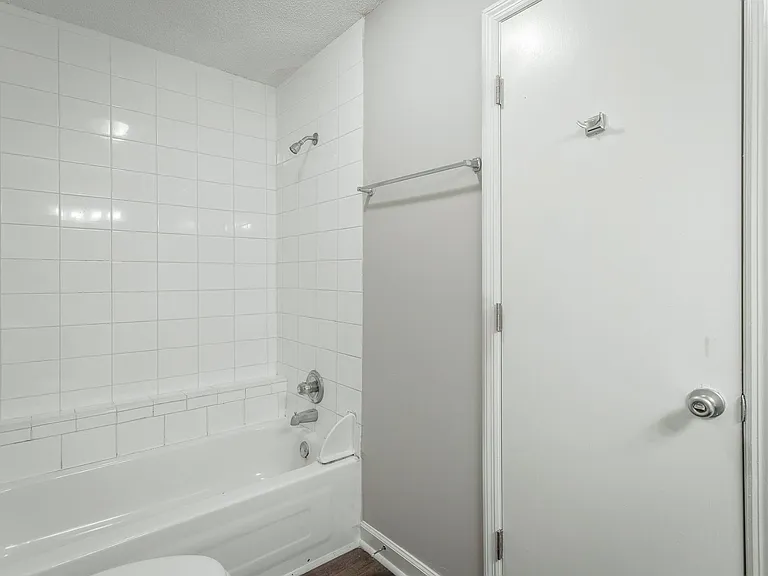 1109 Mcbrien Road — Photo 15