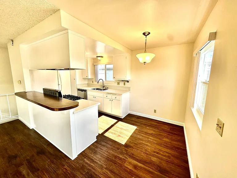 737 Center Pl — Photo 5