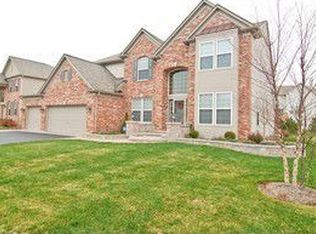769 Porter Cir, Lindenhurst, IL 60046