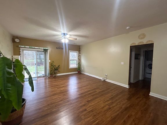 5th image of 3030 Parkview Dr