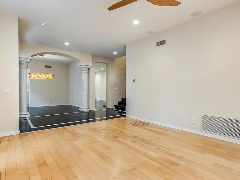 5370 Renaissance Ave — Photo 6