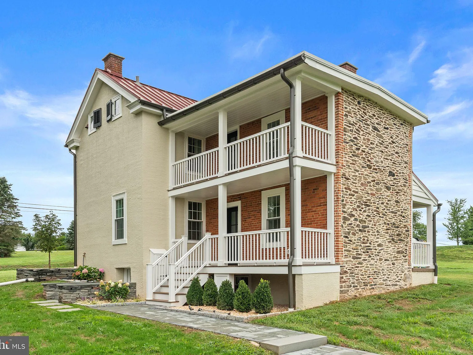 3 bed, 1.5 bath, 1710 sqft, $3,400 — Photo 3
