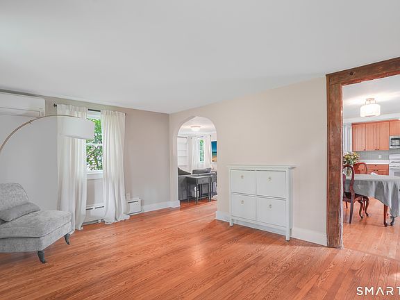 5th image of 130 Ramapoo Road
