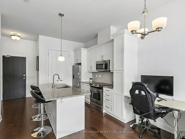 15277 Yonge St #11 — Photo 7