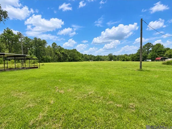 38235 Walker Rd N, Walker, LA 70785