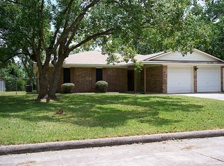 132 Bastrop St, Angleton, TX 77515