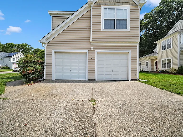 408 Holmes Blvd — Photo 2