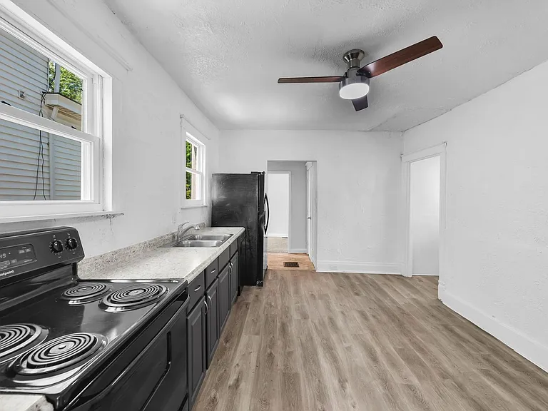 3955 Trevor Ave — Photo 6