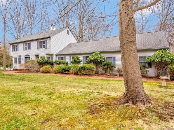 31 Brookwood Drive, Newtown, CT 06470