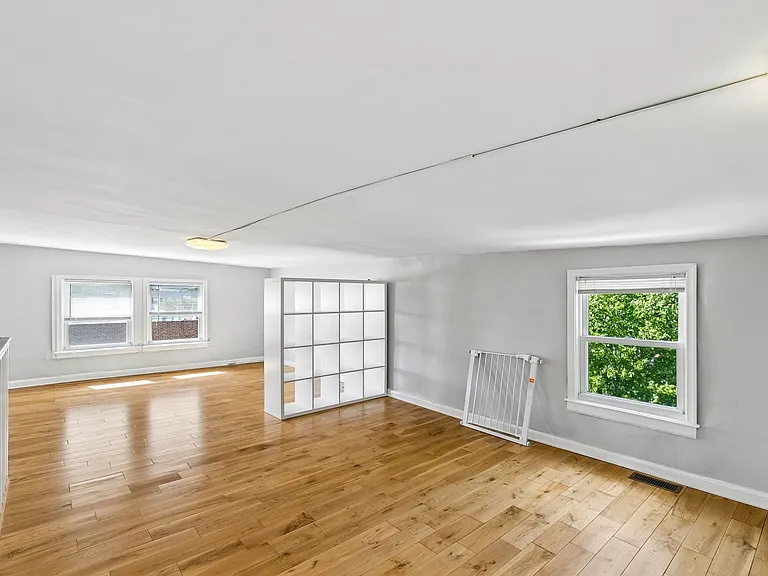 527 S 7th St — Photo 23