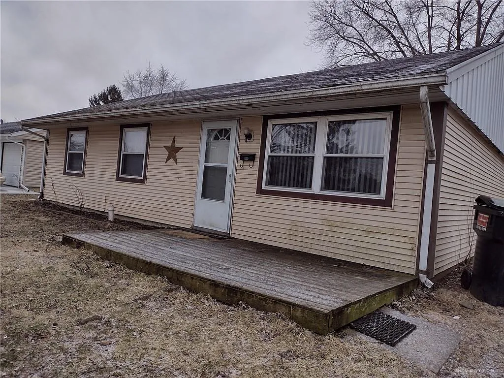 1135 Bookwalter Ave photo 1
