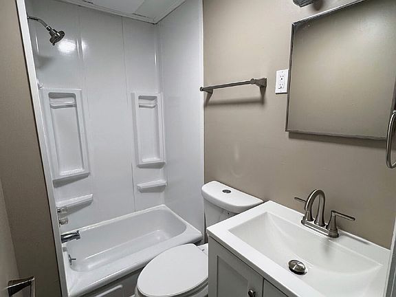 2nd image of 17 Wood St