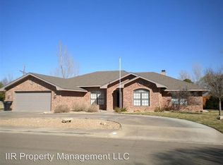 1 Victoria Ct, Roswell, NM 88201