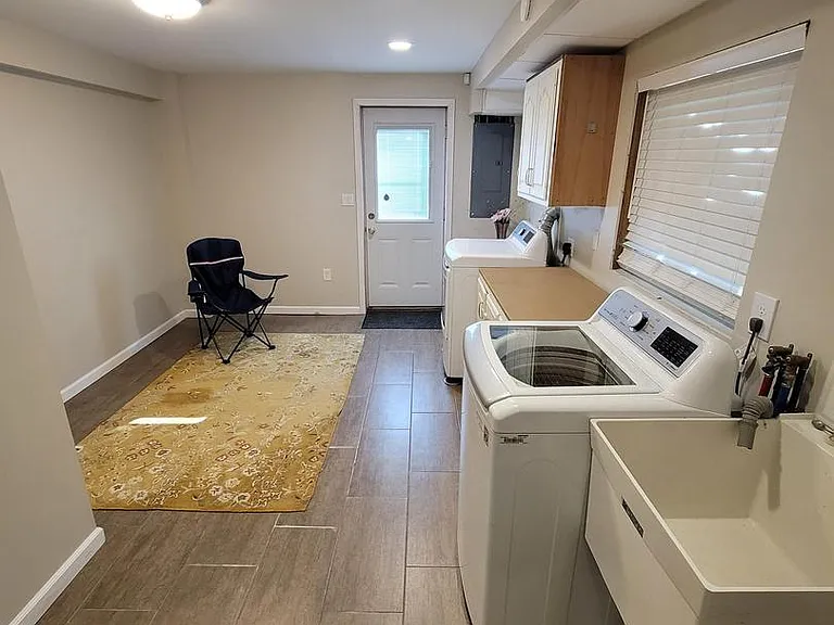 300 Adams Rd — Photo 15
