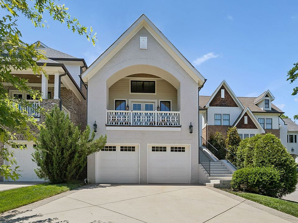 1st image of 3815A Woodmont Ln